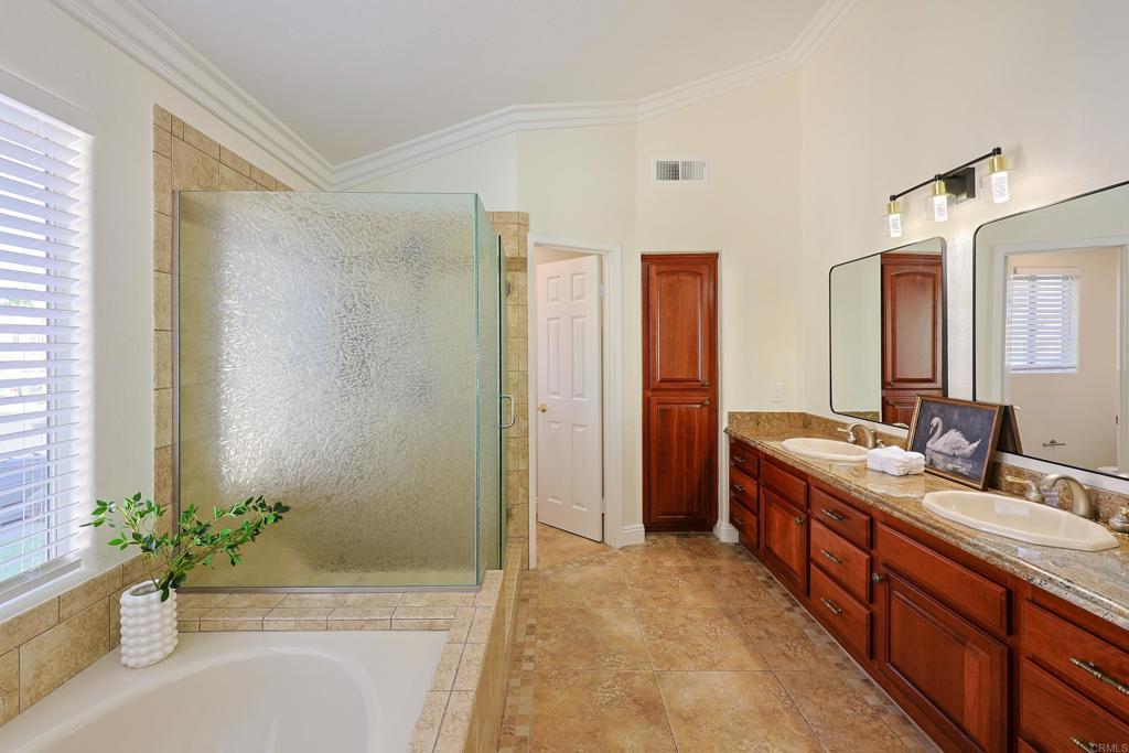 542 Port Harwick Property Photo 38