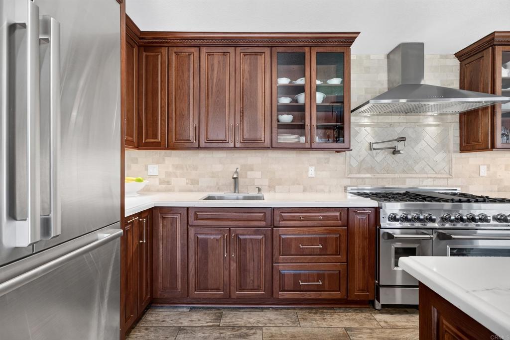 2424 Washington Street Property Photo 7