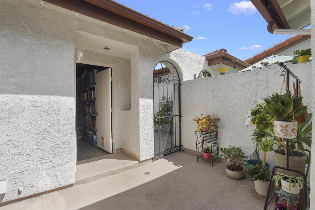 1502 Apache Dr E Property Photo 4