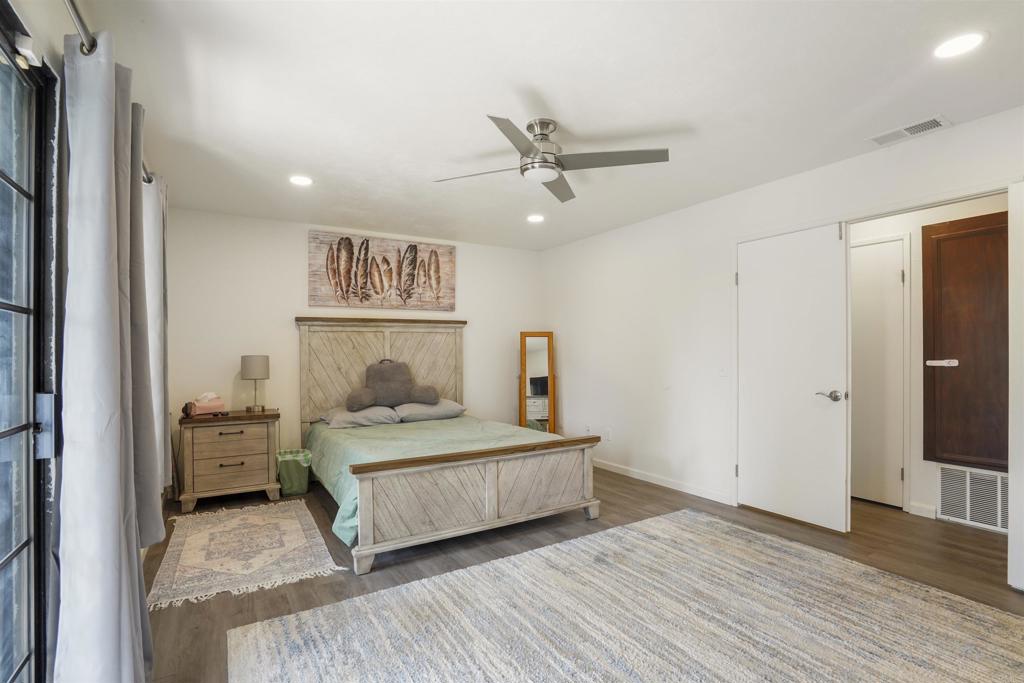 1502 Apache Dr E Property Photo 27