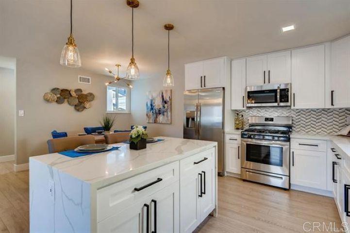 4183 Cosmo Street Property Photo 4