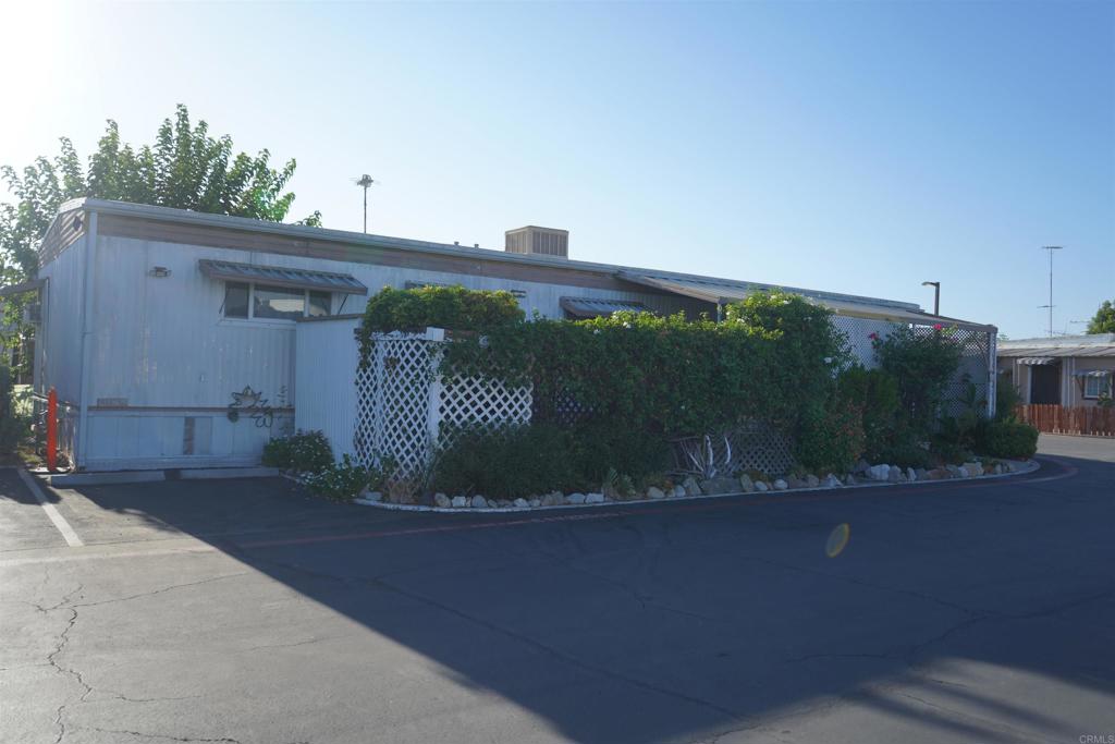 185 N Eucalyptus Avenue Spc 95 Property Photo 39