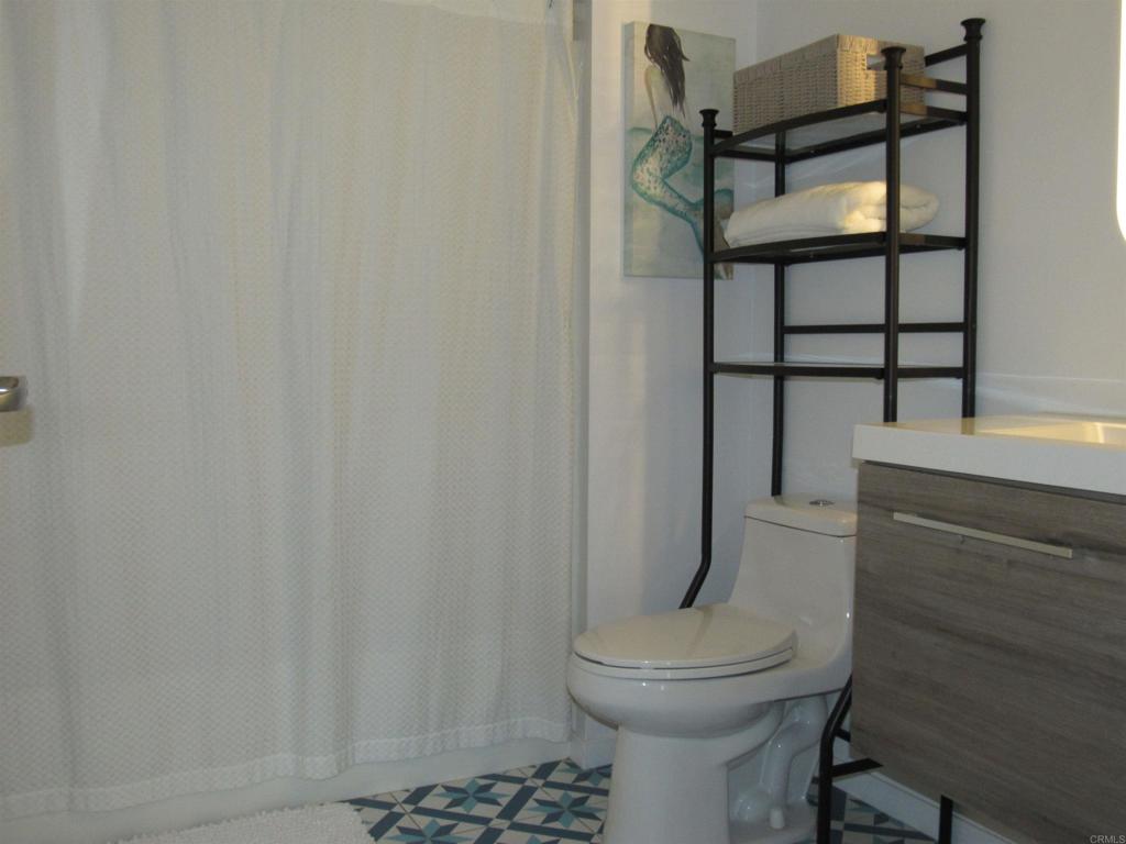 425 W Beech St 1255 Property Photo 19