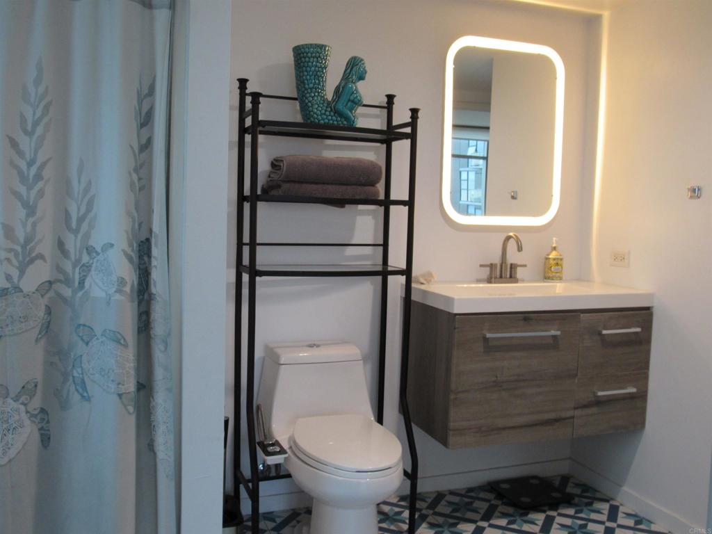 425 W Beech St 1255 Property Photo 22