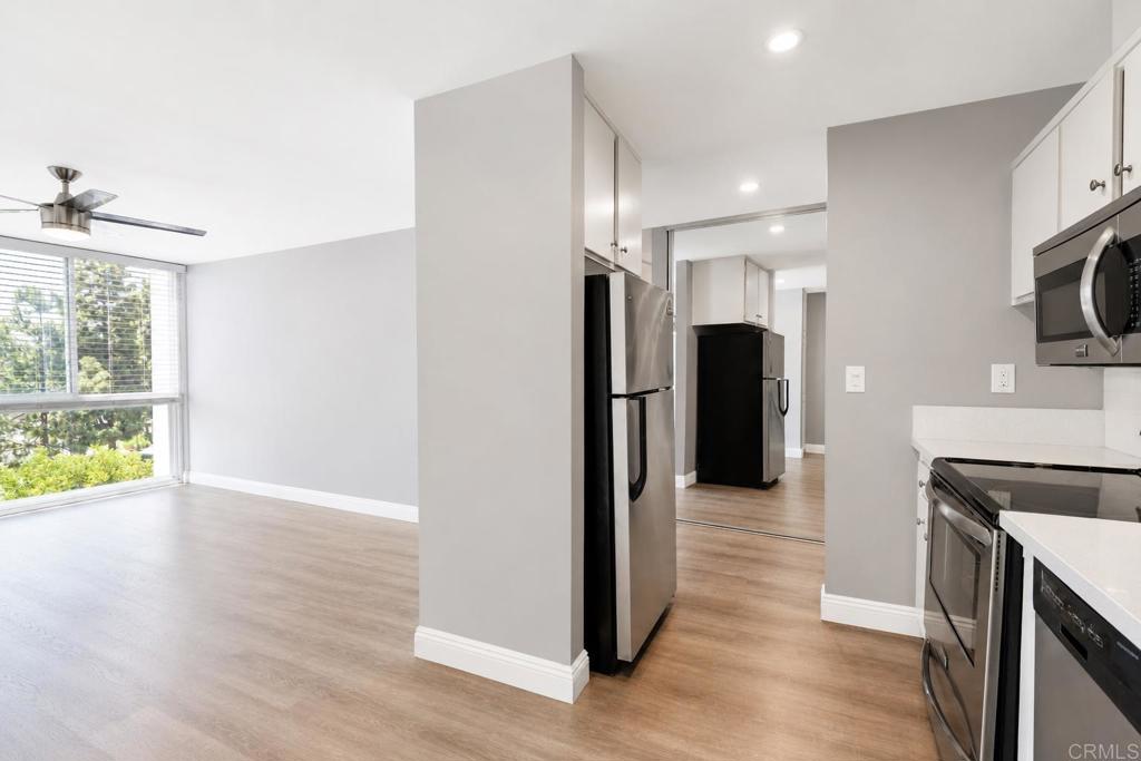 3050 Rue D'orleans 404 Property Photo 3