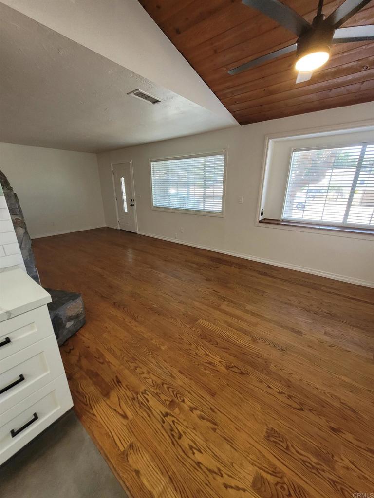 1622 Gustavo Street Property Photo 3