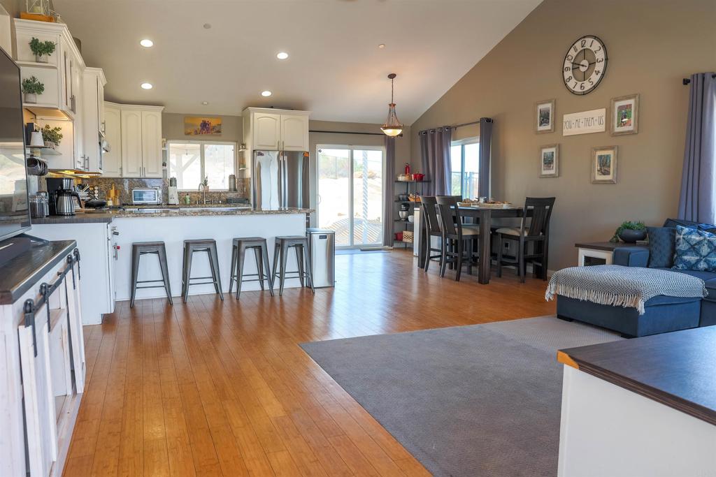 3723 Carveacre Road Property Photo 7