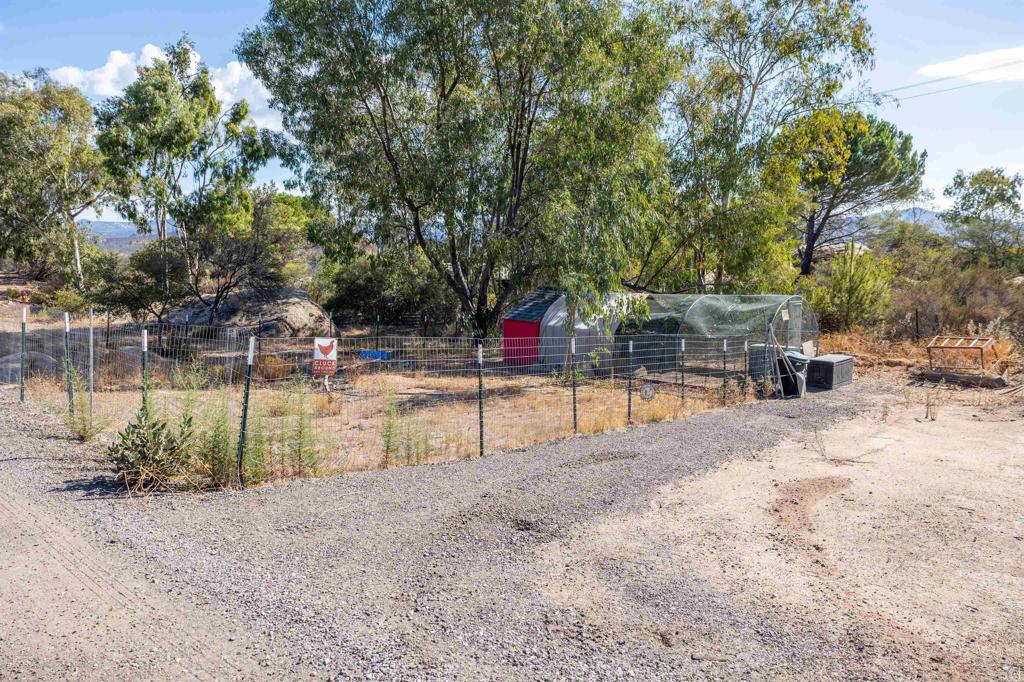 3723 Carveacre Road Property Photo 25