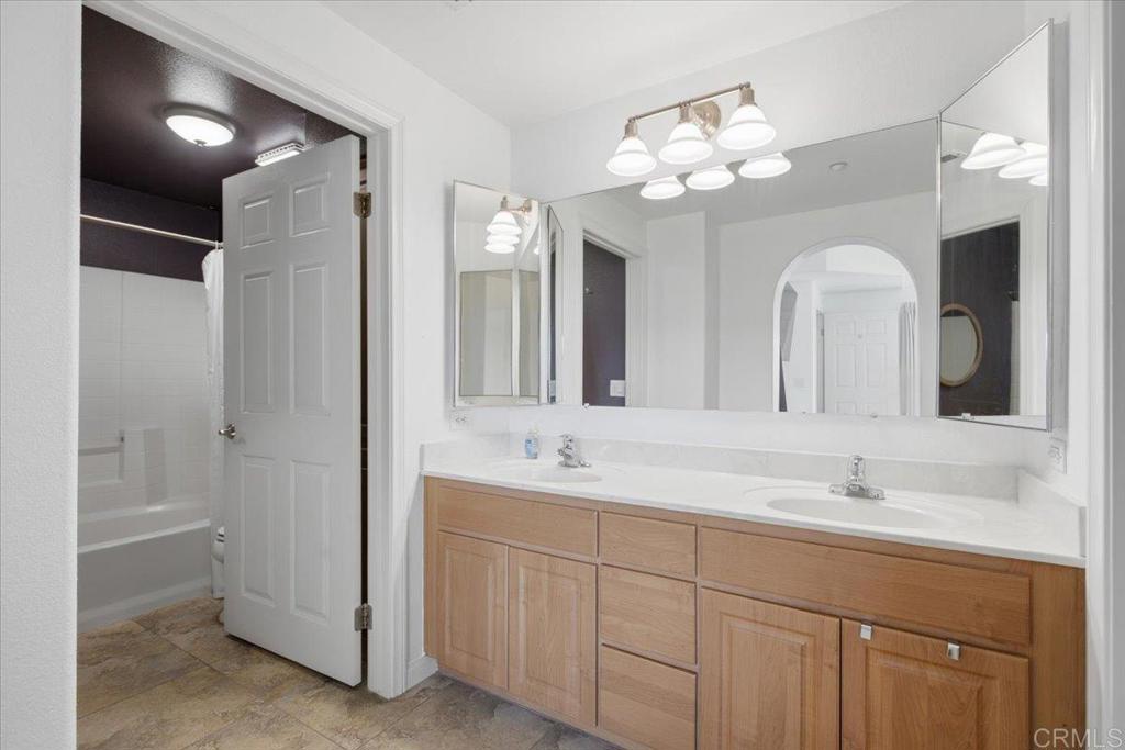 2708 Lake Pointe Drive 212 Property Photo 18