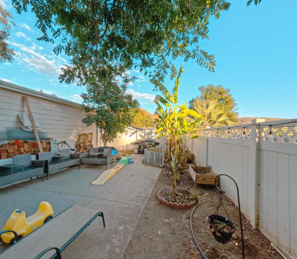 2239 Black Canyon Rd 91 Property Photo 5