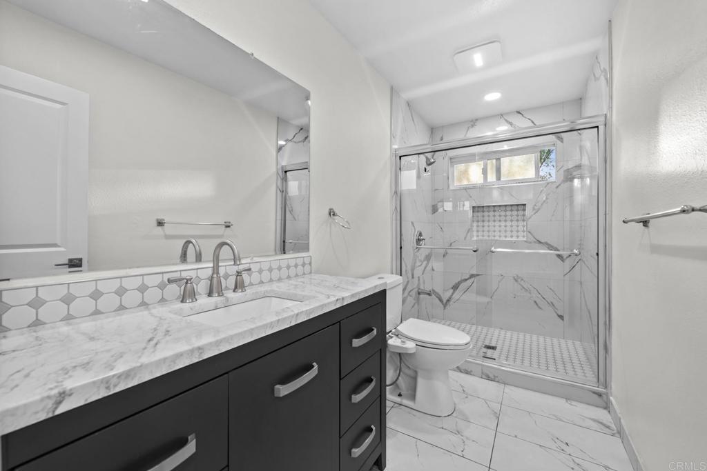 1199 E Washington Ave Property Photo 26
