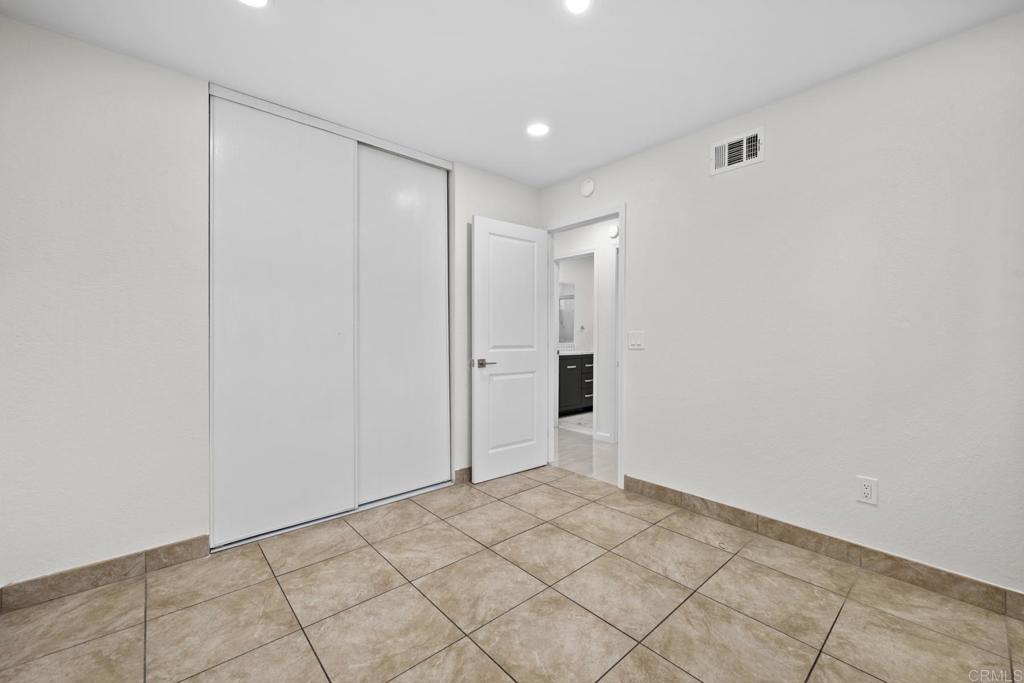 1199 E Washington Ave Property Photo 31