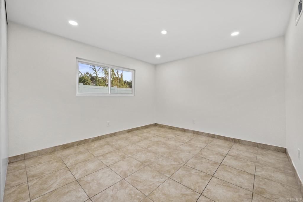 1199 E Washington Ave Property Photo 32