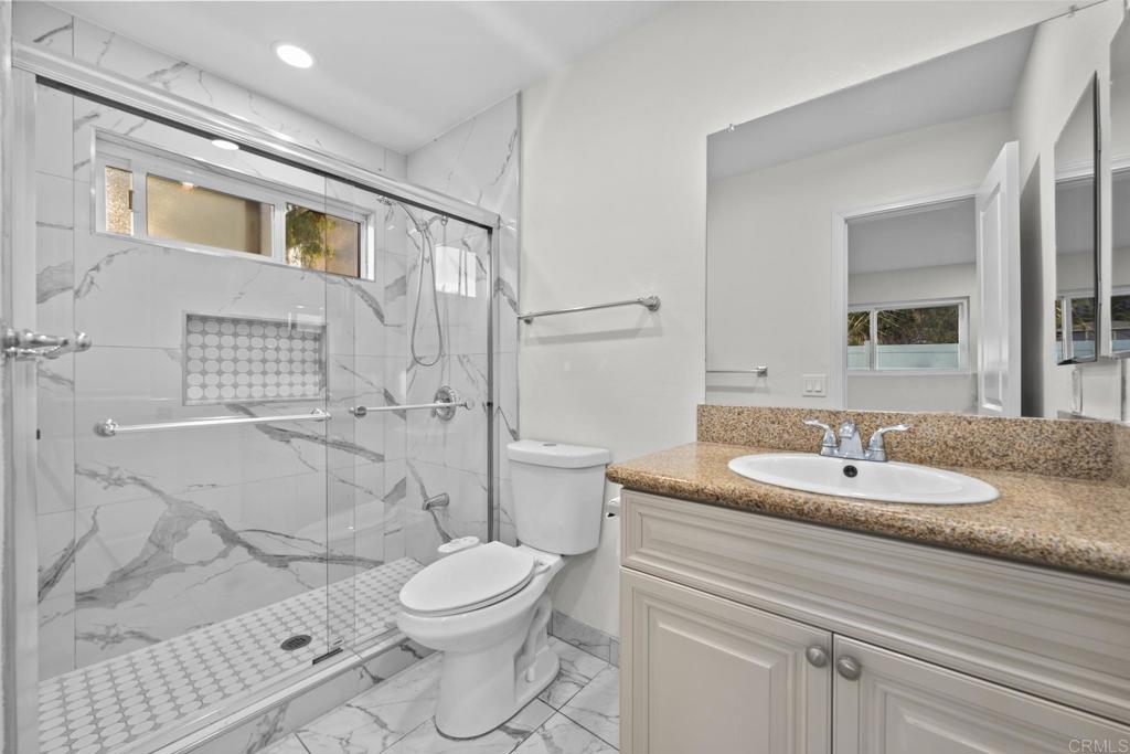 1199 E Washington Ave Property Photo 34