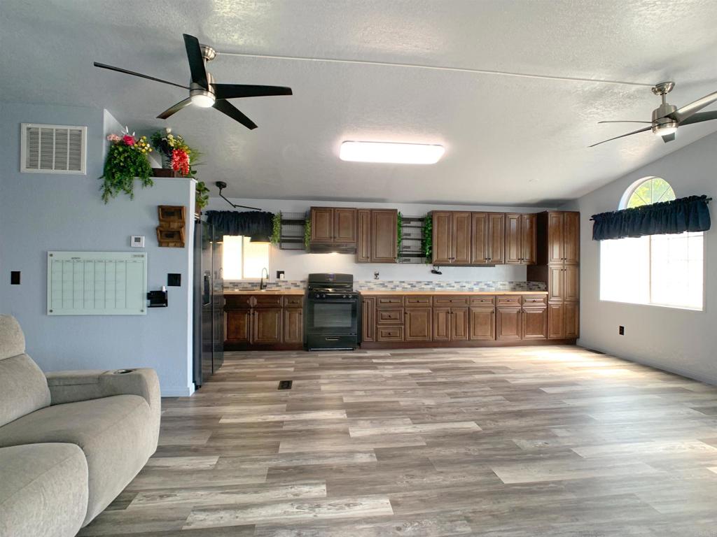 12530 Royal Rd 14 Property Photo 5
