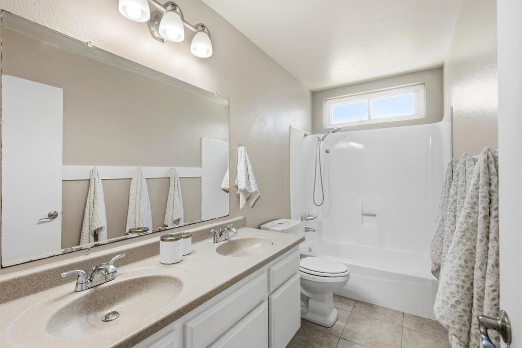 1546 Arnheim Property Photo 18