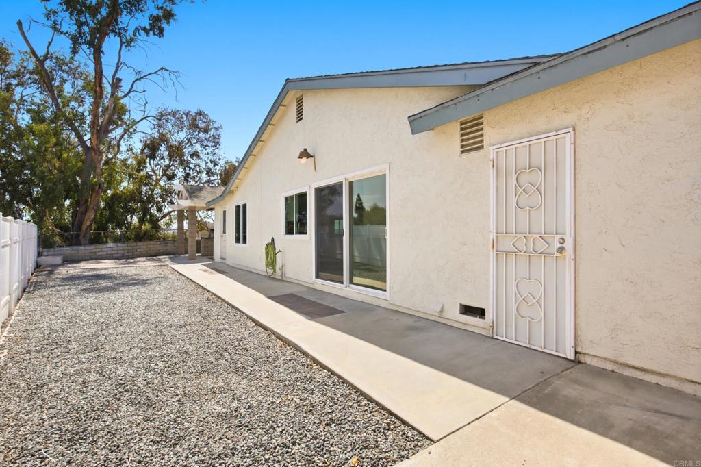 1546 Arnheim Property Photo 26