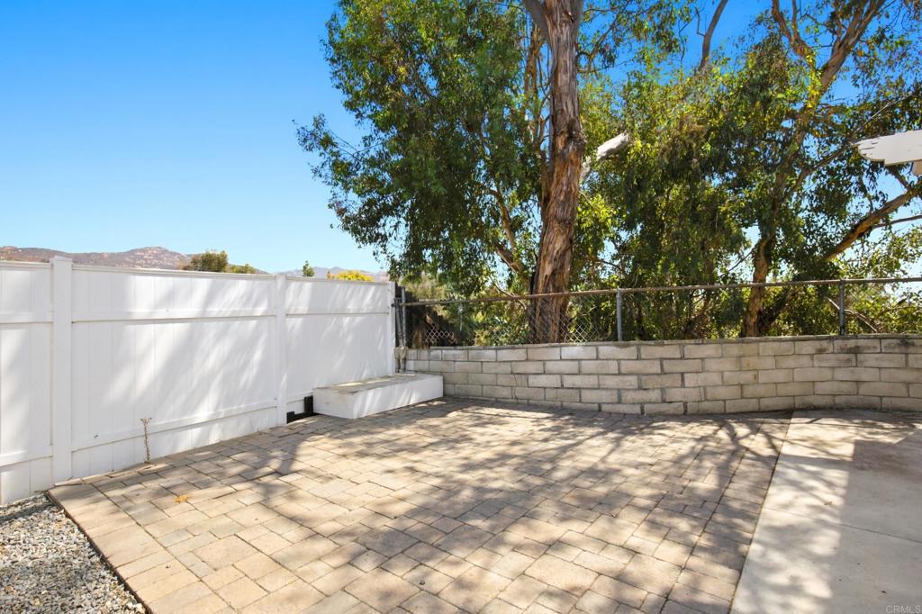 1546 Arnheim Property Photo 32