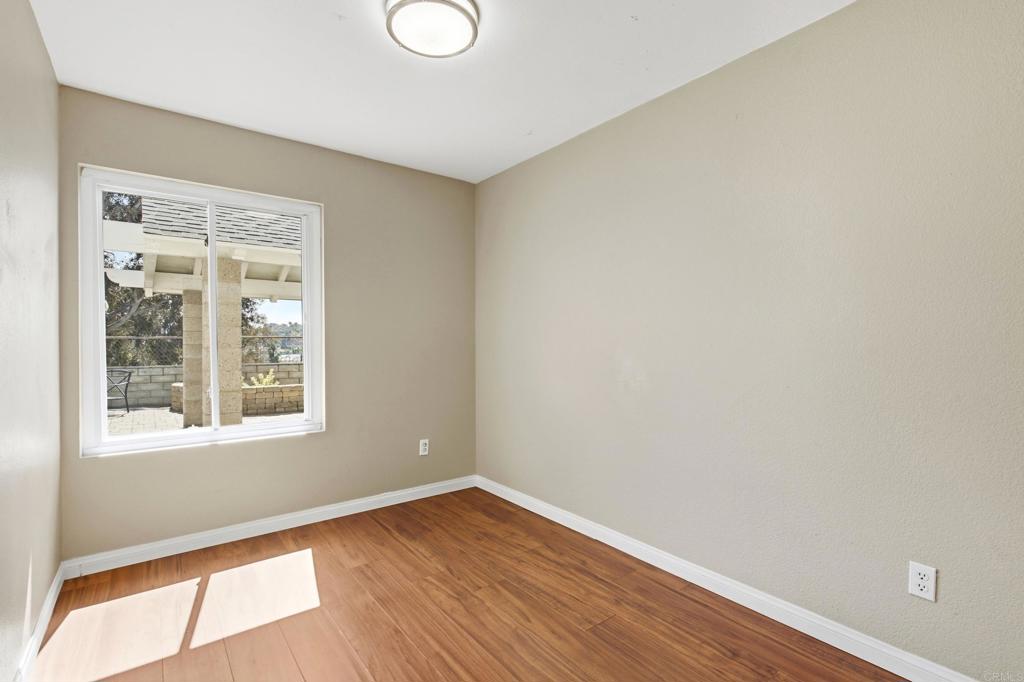 1546 Arnheim Property Photo 35