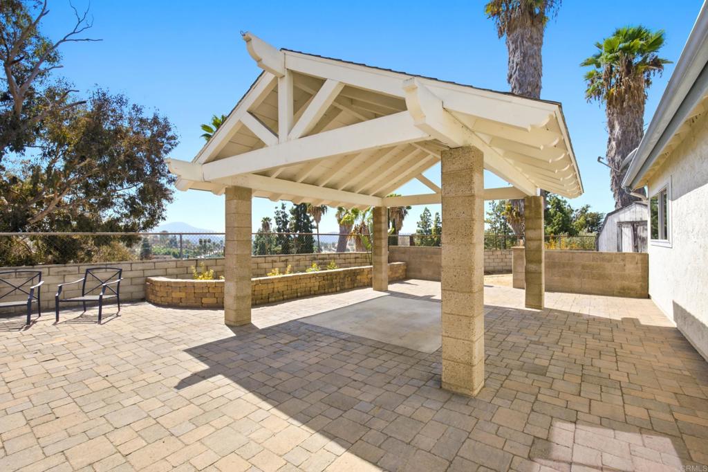 1546 Arnheim Property Photo 45