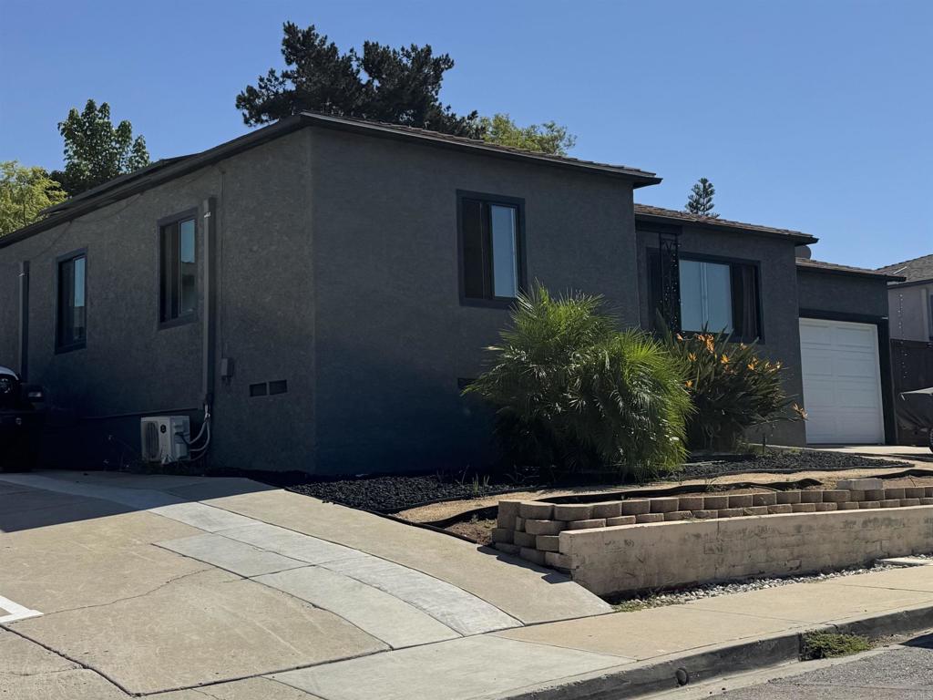 1823 48th Street Property Photo 2