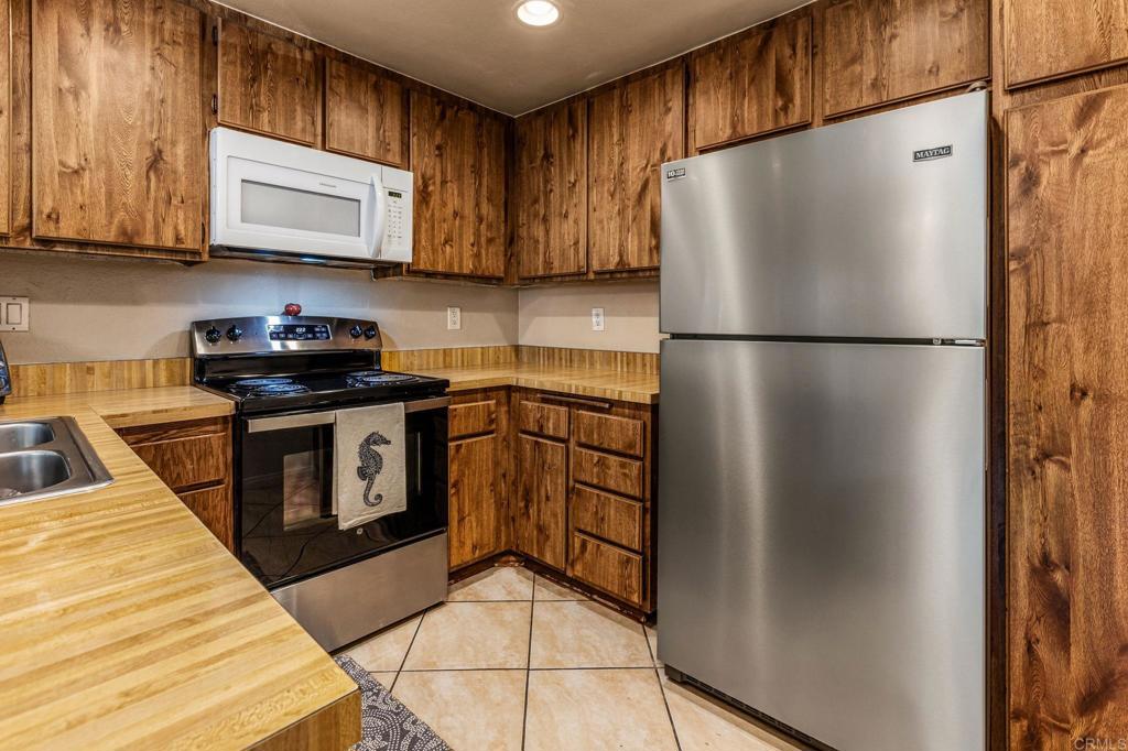 5257 Edge Park Way Property Photo 4