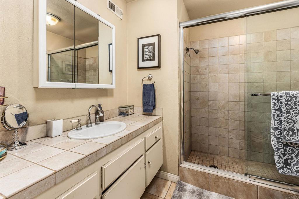 5257 Edge Park Way Property Photo 8