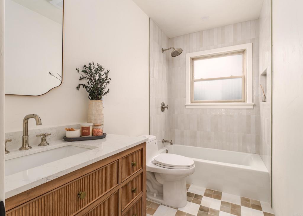 4846 Long Branch Avenue Property Photo 9