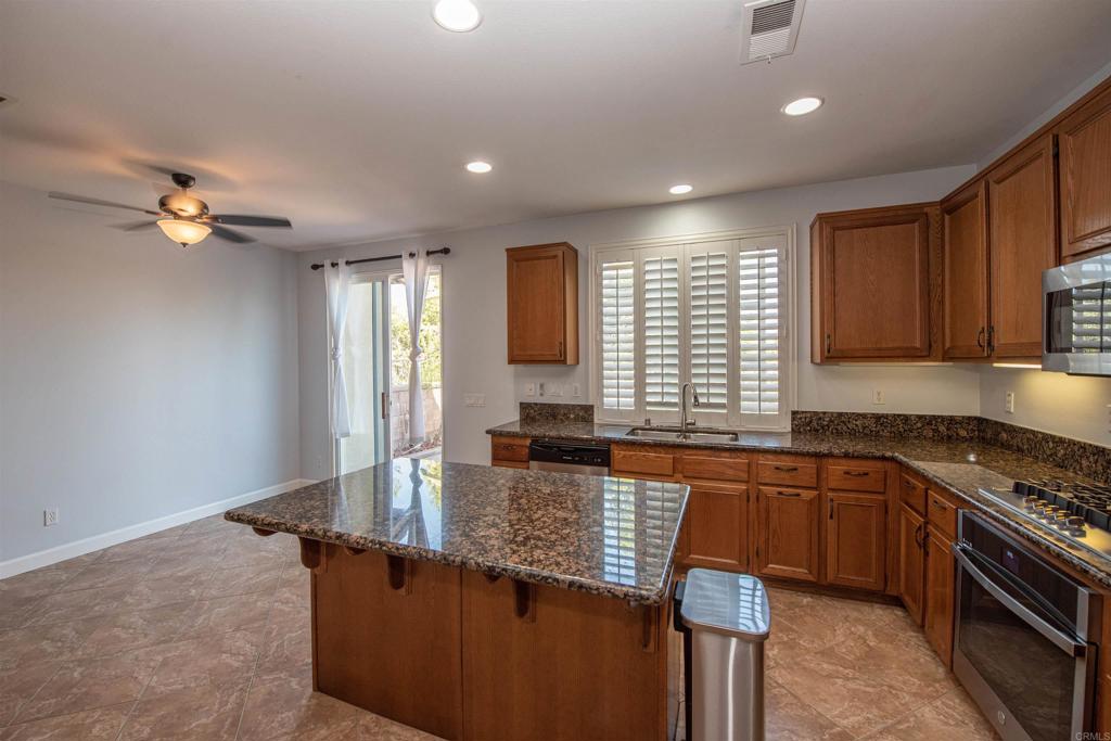 2297 Treetop Lane Property Photo 14