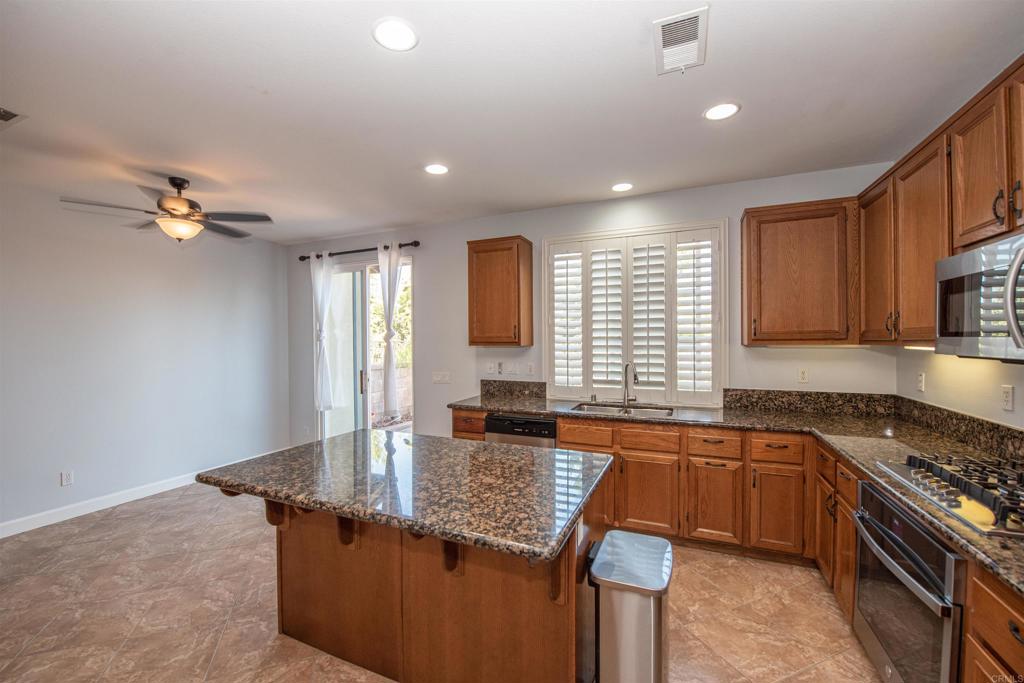 2297 Treetop Lane Property Photo 19