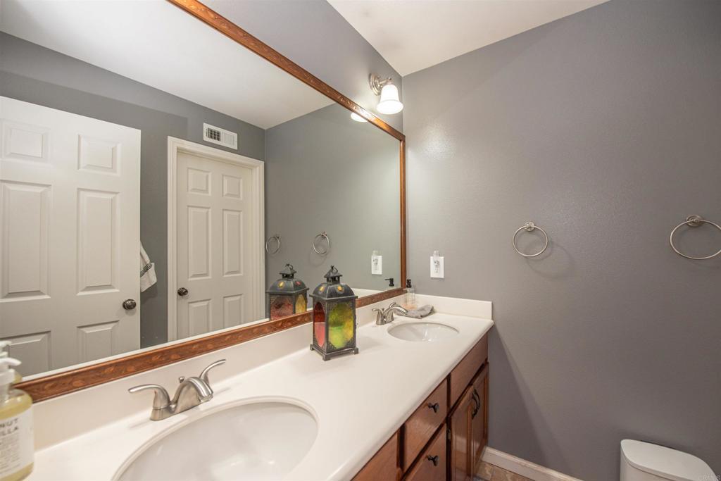 2297 Treetop Lane Property Photo 27