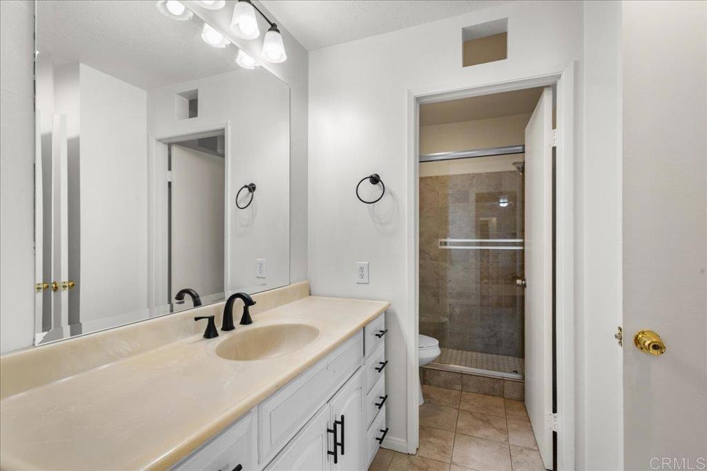 300 Rancho Drive B Property Photo 11