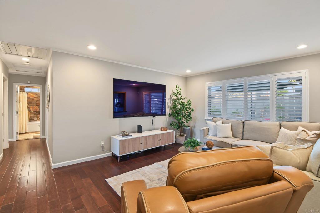 9165 Les Road Property Photo 8