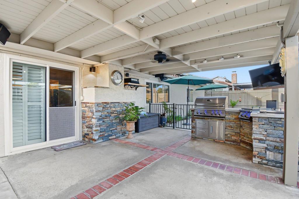 9165 Les Road Property Photo 26