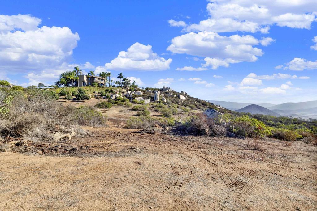 14885 Ufano Drive Property Photo 5