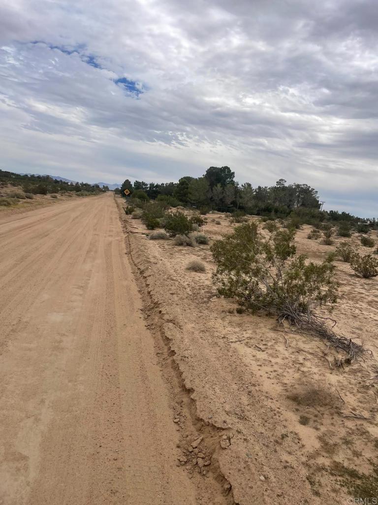 Summerset Road Property Photo 4