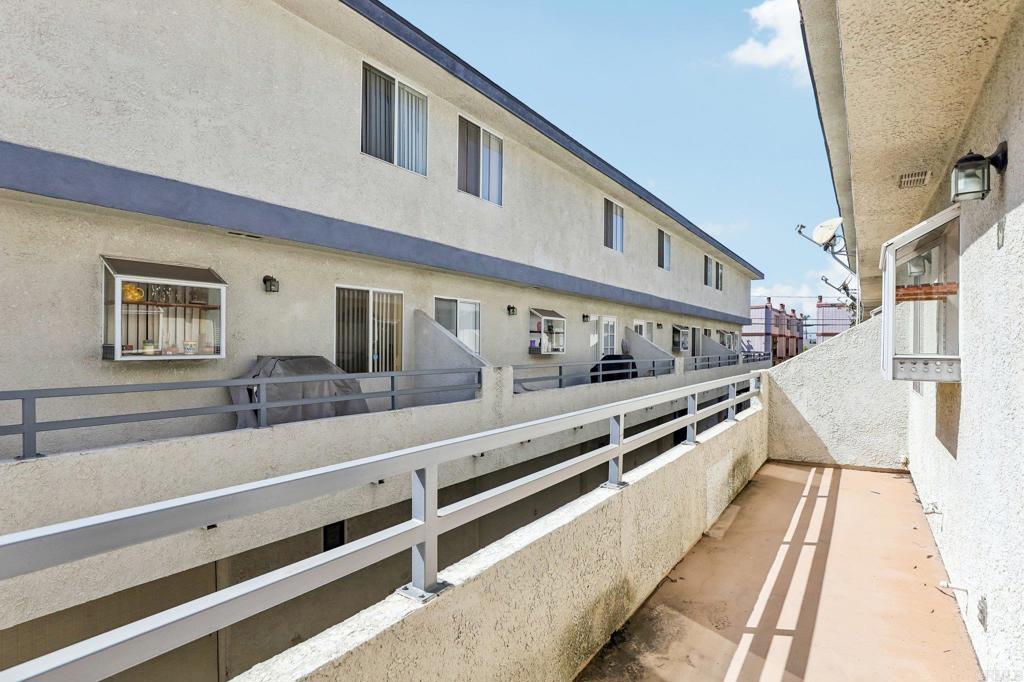 16910 S Dalton Avenue 8 Property Photo 24