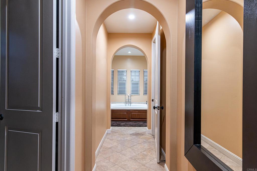 2814 Lake Crest Ct Property Photo 27