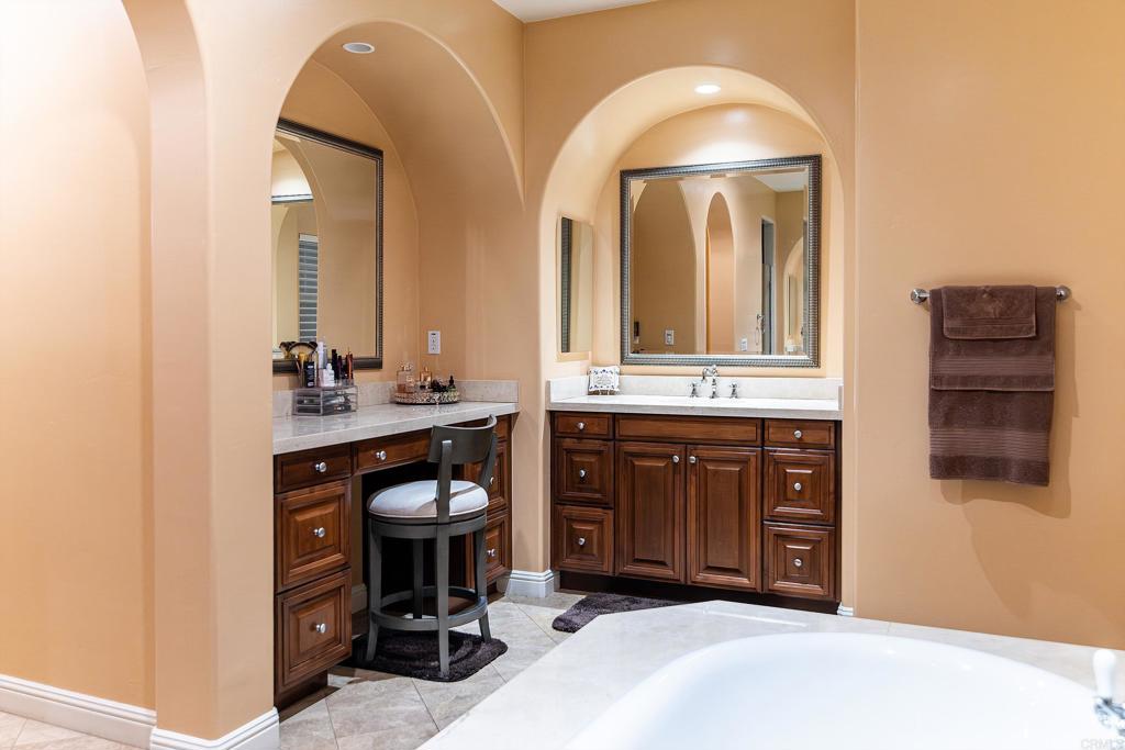 2814 Lake Crest Ct Property Photo 30