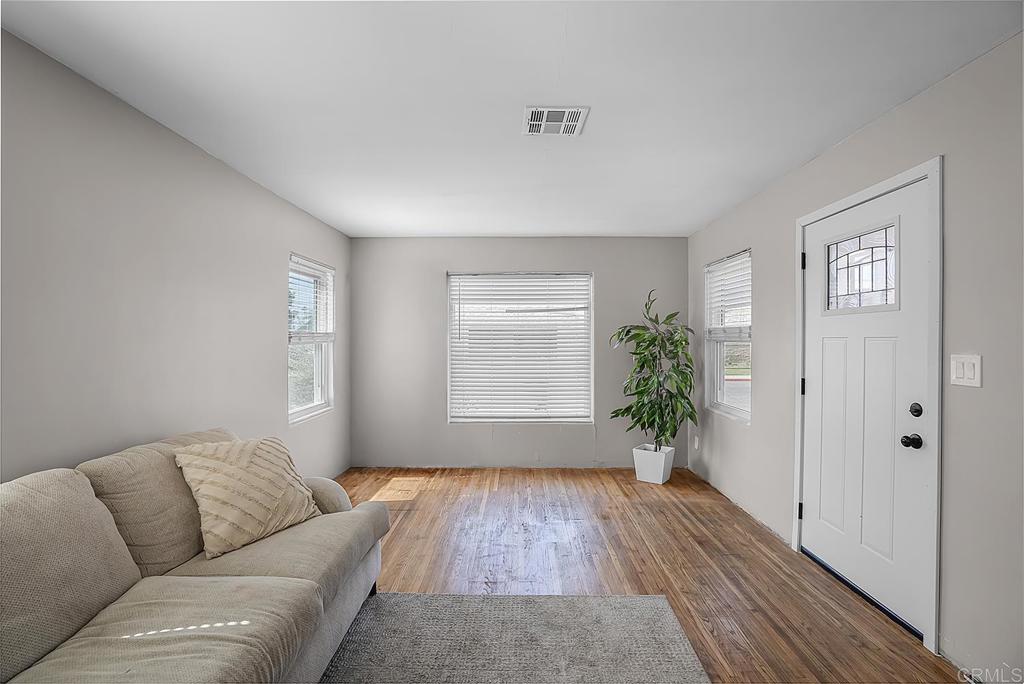 1035 Colorado Avenue Property Photo 4