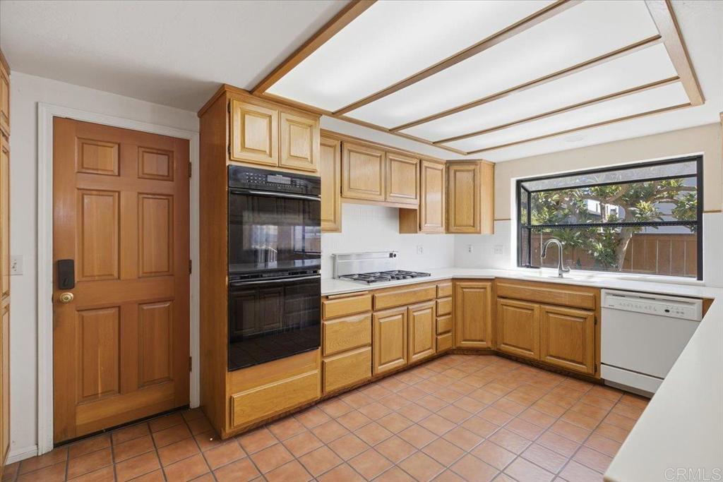 349 351 G Avenue Property Photo 14