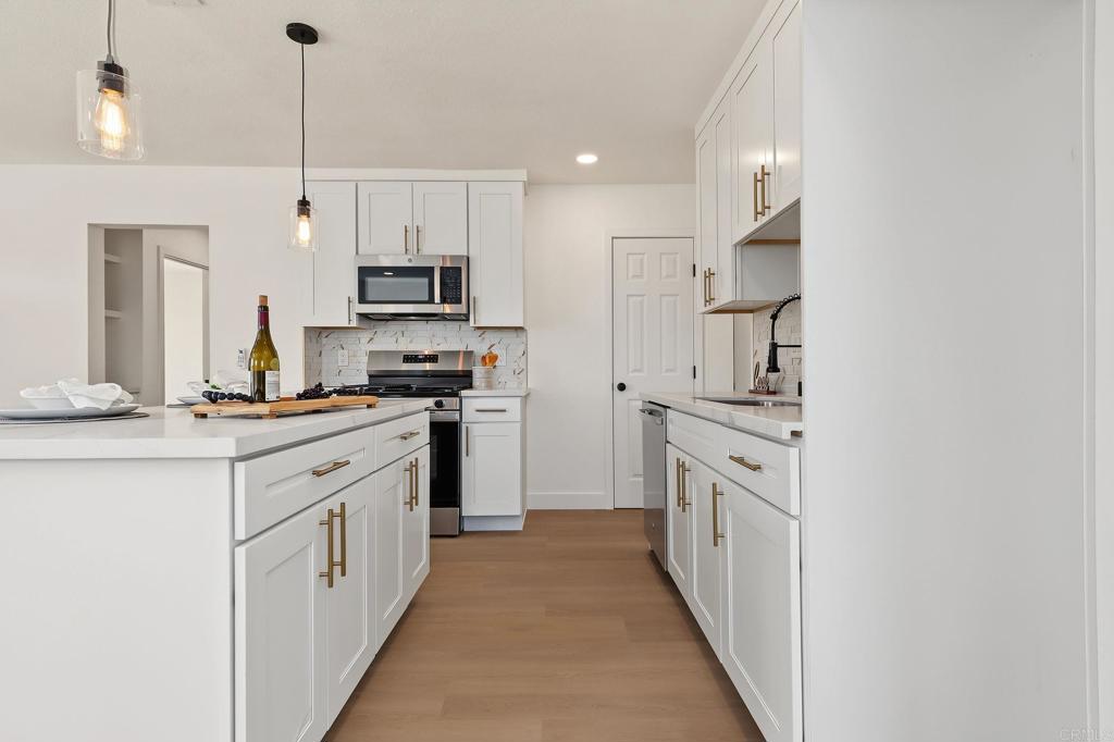 4156 Franklin Avenue Property Photo 10