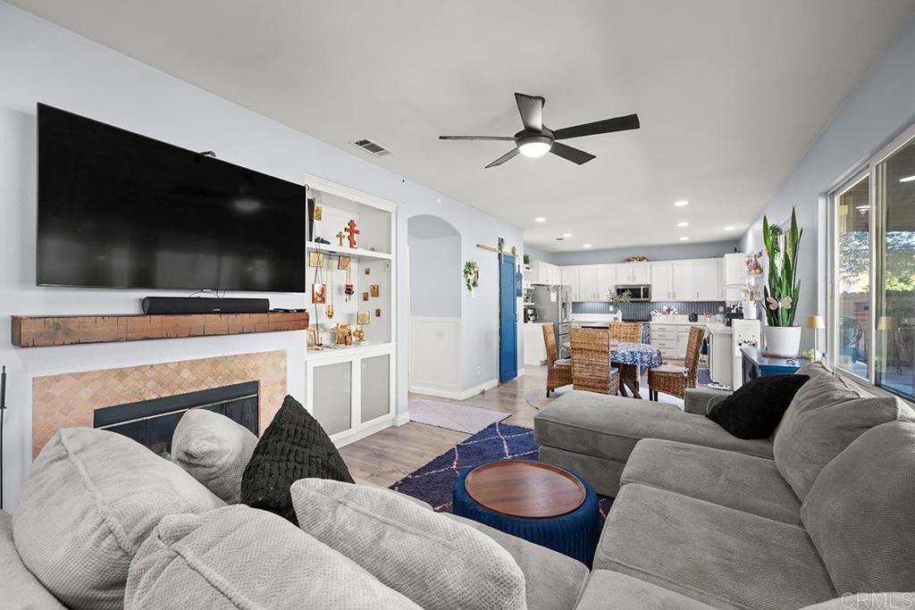 1713 Fawntail Court Property Photo 3