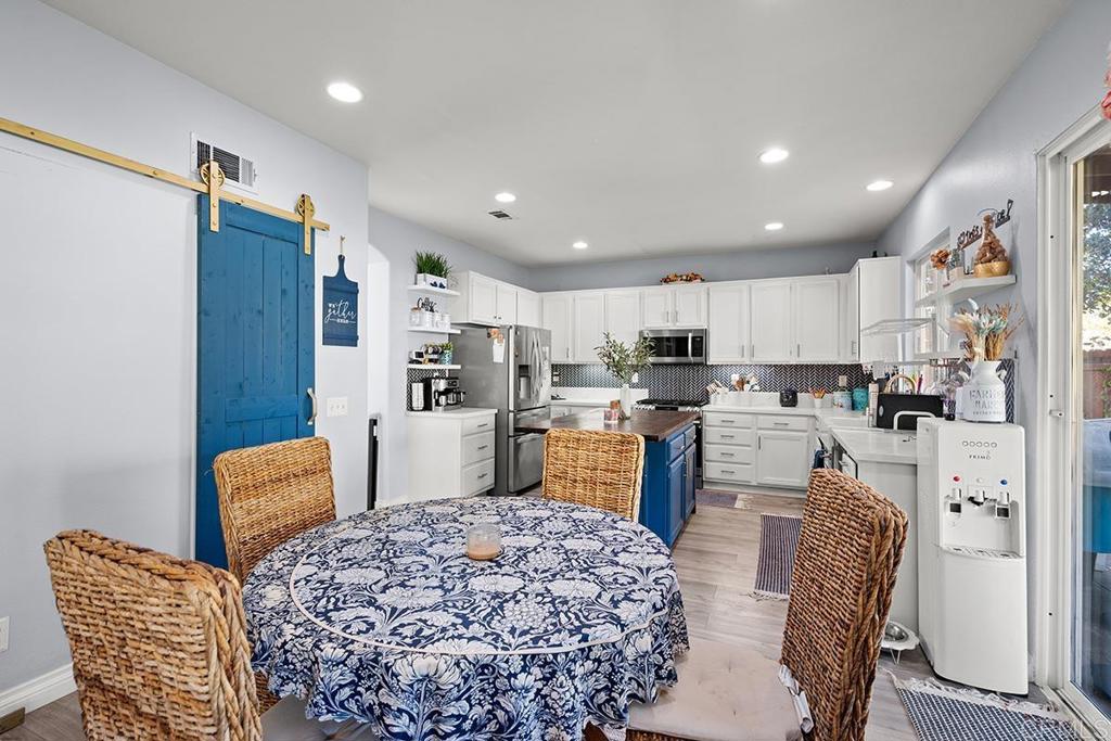 1713 Fawntail Court Property Photo 25