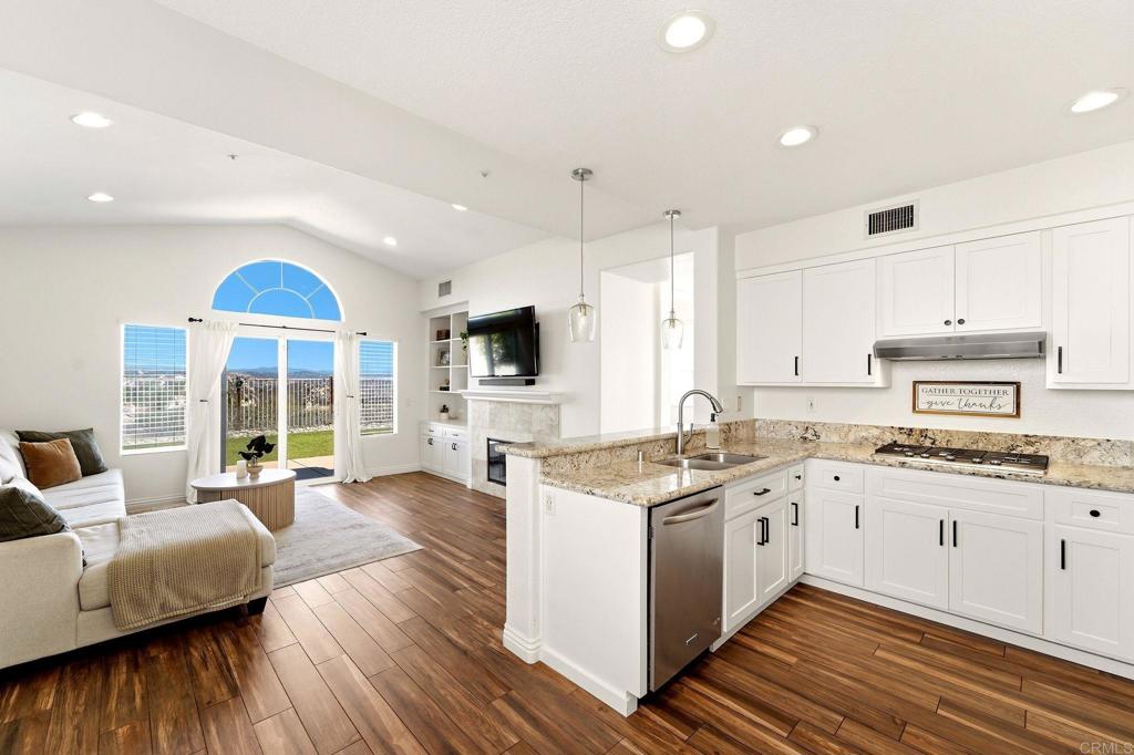 2467 Rock View Property Photo 3