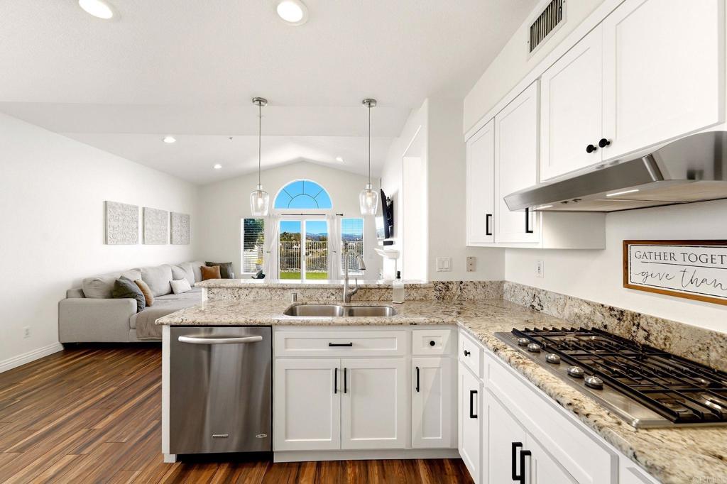 2467 Rock View Property Photo 4