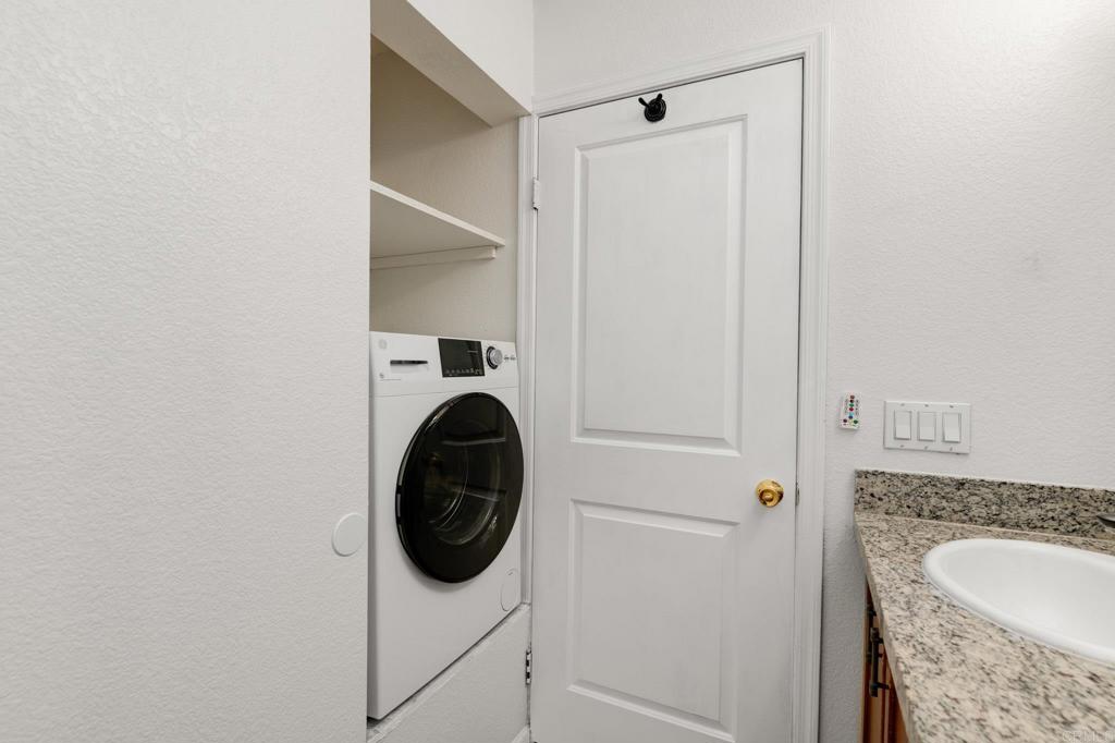1350 N Escondido Blvd 44 Property Photo 25