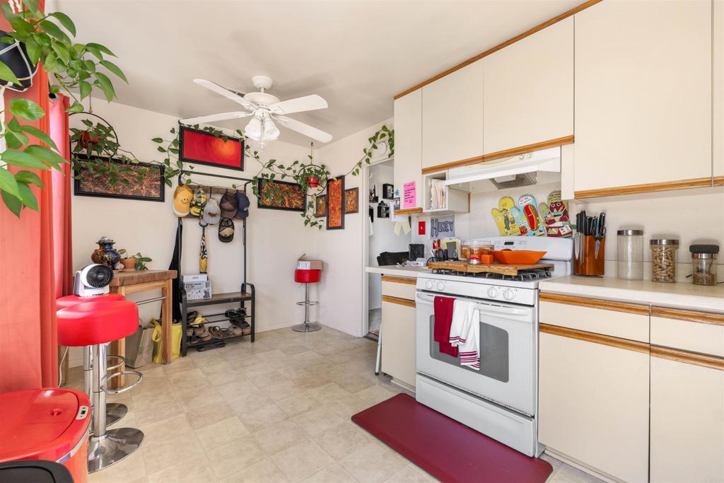 3153 Idlewild Way Property Photo 8