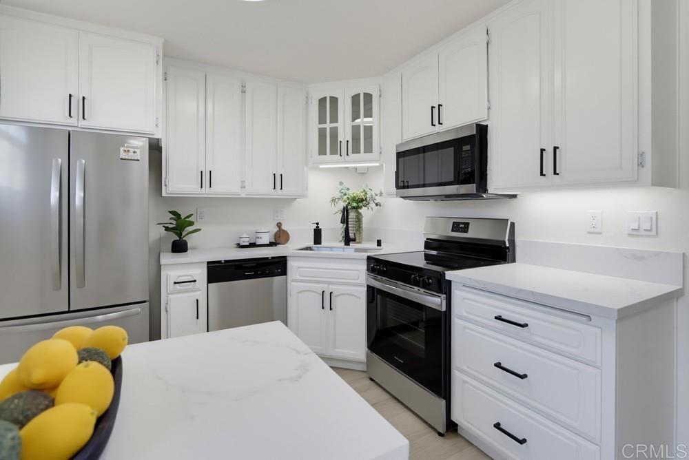 6954 Ballinger Property Photo 3
