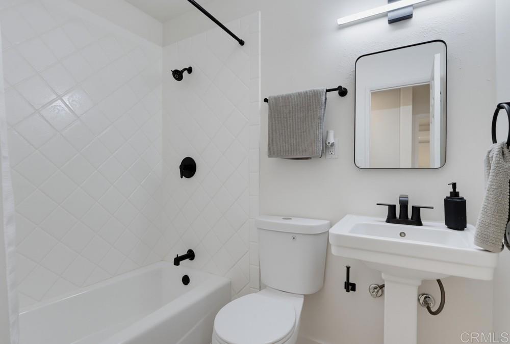 6954 Ballinger Property Photo 26